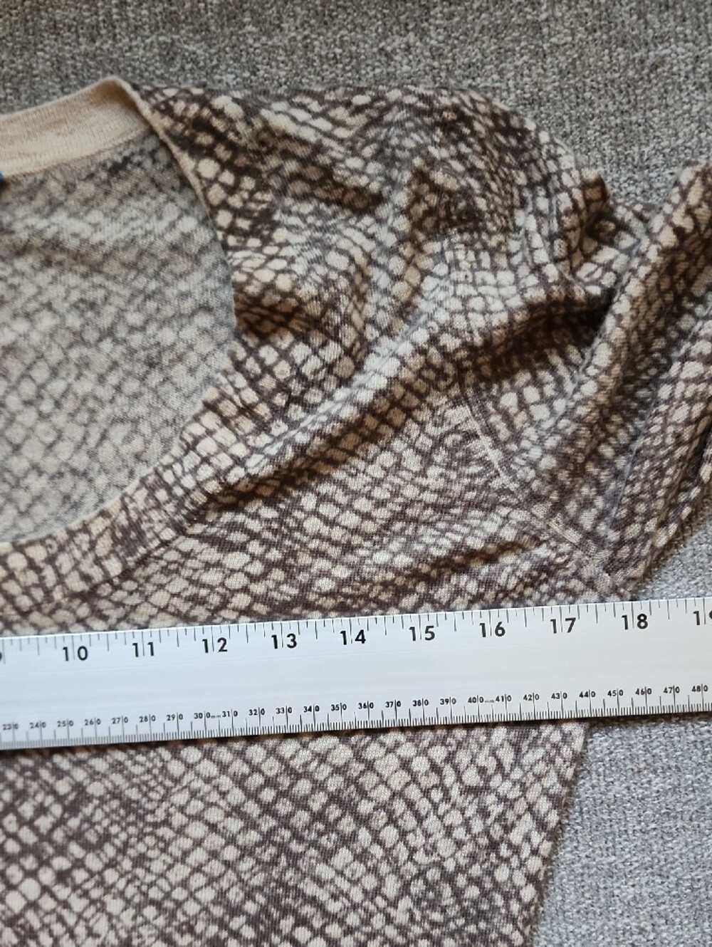 White + Warren Taupe and Cream V-Neck Snake-Print Sweater - Picture 5 of 6